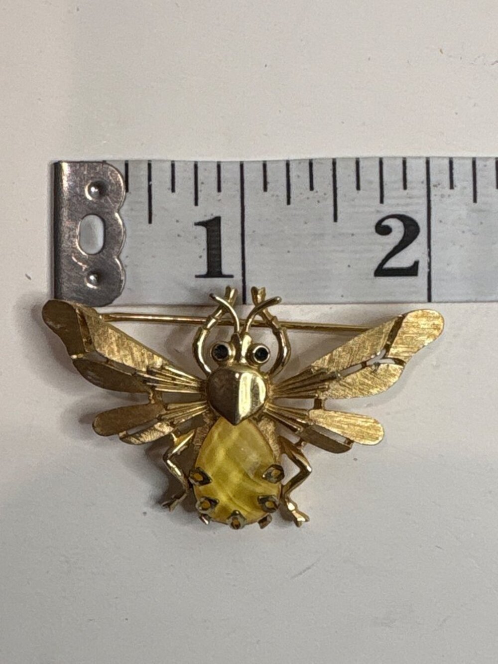 Trifari Gold-Tone Bee Brooch Pin With Yellow Lucite Body Vintage, Signed - Picture 11 of 12